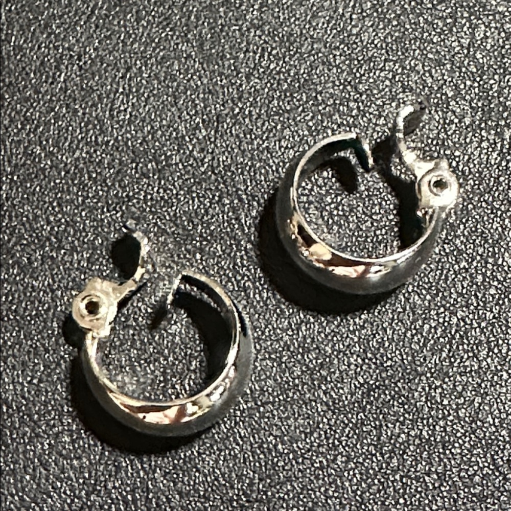 Monet Vintage Silver-Tone Clip On Earrings - Picture 4 of 8